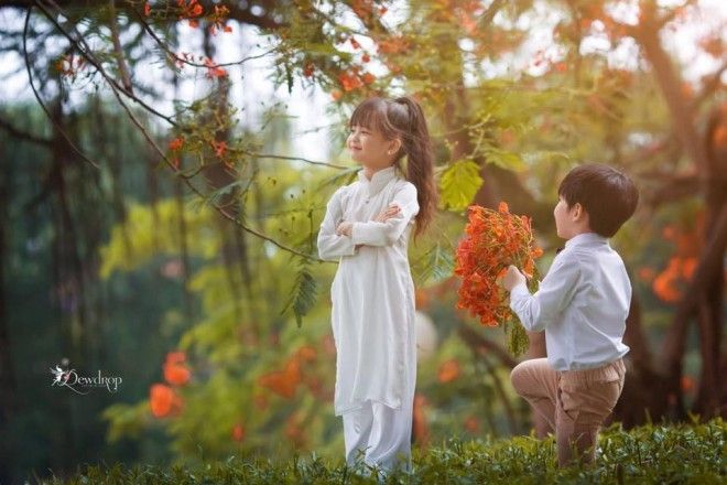 Cô bé khiến nhiều người nhớ lại quãng thời gian học sinh đầy kỷ niệm.