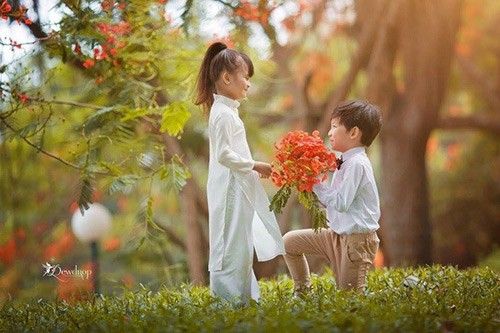 Hiện nay, cộng đồng mạng đang xôn xao với rất nhiều bộ ảnh kỷ yếu khác nhau của các lứa học sinh lớp 9, lớp 12 sắp ra trường.