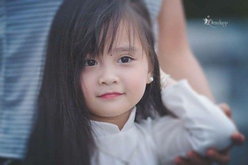 Phương Ly từng được biết đến với vẻ xinh xắn qua đoạn clip vịt hoá thiên nga.
