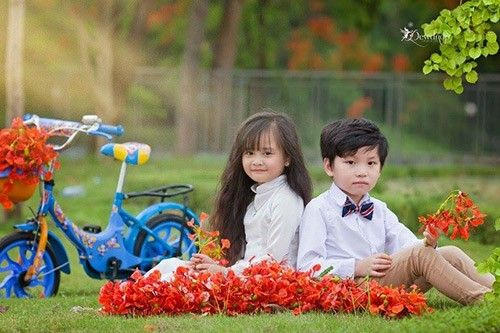 Chụp cùng Phương Ly là một cậu bạn thân.