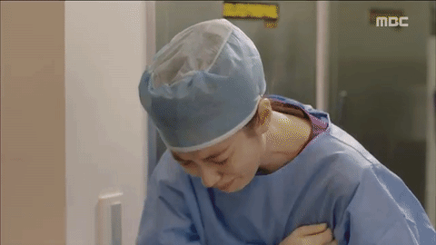 Đau đớn khi người mình bao lần cứu sống chính tay hại ba mình bị thương nặng.