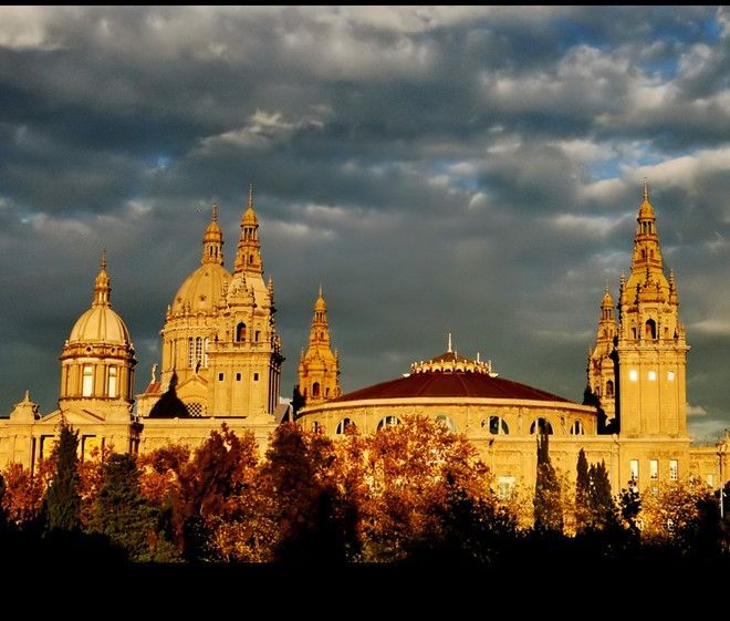 Tây Ban Nha: Barcelona, thành phố quốc tế lớn thứ 2 của Tây Ban Nha là điểm đến đầy sức hút với Festes de la Mercè - festival chào mừng ngày của vị thần bảo trợ cho thành phố Barcelona. Lễ hội diễn ra trong 4 ngày, từ 23-27/9. Ảnh: Trekearth.