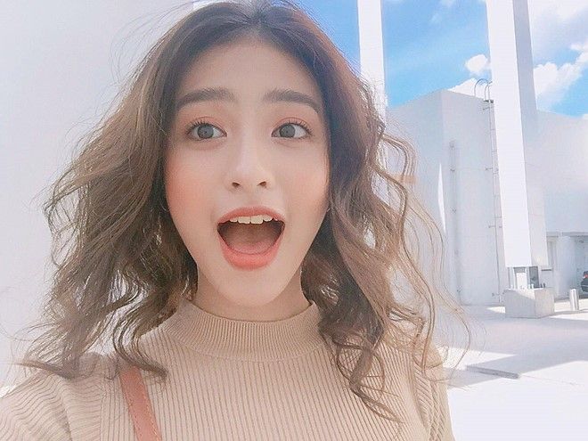 Dương Minh Ngọc (sinh năm 1996, Hà Nội) là gương mặt không còn xa lạ trong giới trẻ. Cô hiện sở hữu trang cá nhân với hơn 100.000 người theo dõi.