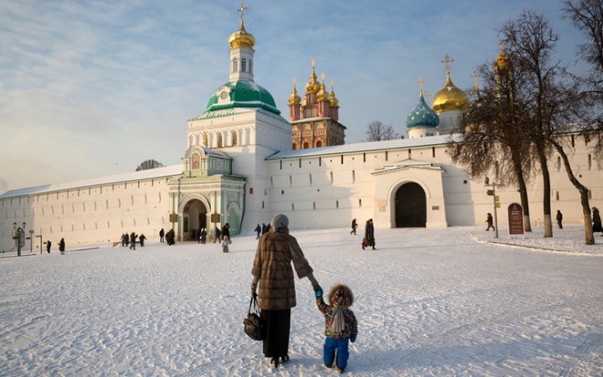 Tu viện Trinity Lavra của thành phố Saint Sergius, cách thủ đô Moscow 70 km về phía đông bắc, tràn ngập tuyết. (ảnh: Lori/Legion-Media).