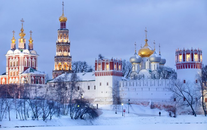Vẻ đẹp lãng mạn trong mùa đông của tu viện Novodevichy. Được xây dựng từ năm 1524, tu viện Novodevichy gồm 14 tòa nhà, được bao bọc ba mặt bởi sông Moscow. (ảnh: Lori/Legion-Media).