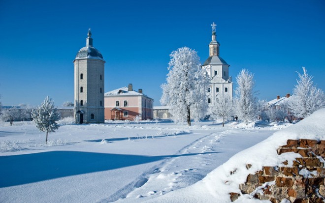 Tu viện Svensky nằm ở hợp lưu sông Desna và sông Sven, cách thành phố Bryansk khoảng 4km. (ảnh: Lori/Legion-Media).