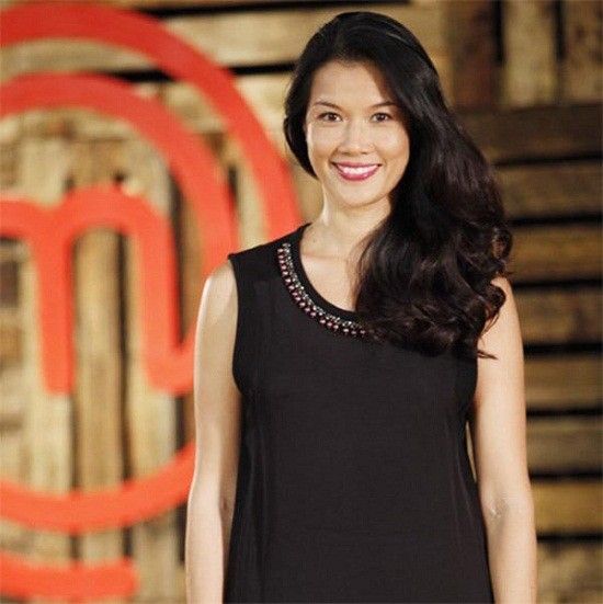 Kim Oanh (sinh ngày 1 tháng 2 năm 1975 tại Hải Phòng). Cô được công chúng biết đến rộng rãi với danh hiệu Hoa khôi Thể thao đầu tiên trong lịch sử sắc đẹp Việt Nam