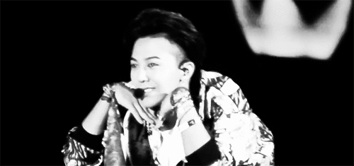 5 điểm đặc biệt khiến G-Dragon cứ lên sân khấu là fan chỉ muốn ‘xin chết’ 5 điểm đặc biệt khiến G-Dragon cứ lên sân khấu là fan chỉ muốn ‘xin chết’