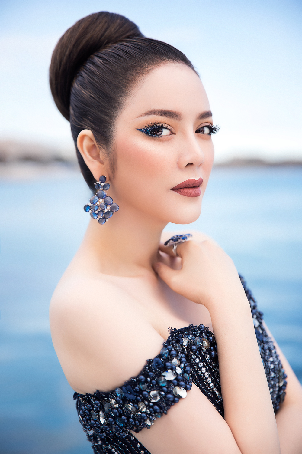 CÃ´ cÅ©ng tiáº¿t lá» vÃ o thÃ¡ng 6 sáº½ cÃ³ má»t nhÃ  sáº£n xuáº¥t ná»¯ ná»i tiáº¿ng Äáº¿n Viá»t Nam Äá» nghiÃªn cá»©u nhá»¯ng nÃ©t Äáº¹p vá» vÄn hoÃ¡, qua ÄÃ³ hy vá»ng khá»i nguá»n nÃªn má»t bá» phim hay.