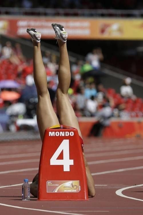 Marina Arzamasova và pha chuẩn bị khá độc đáo cho đường chạy 800m