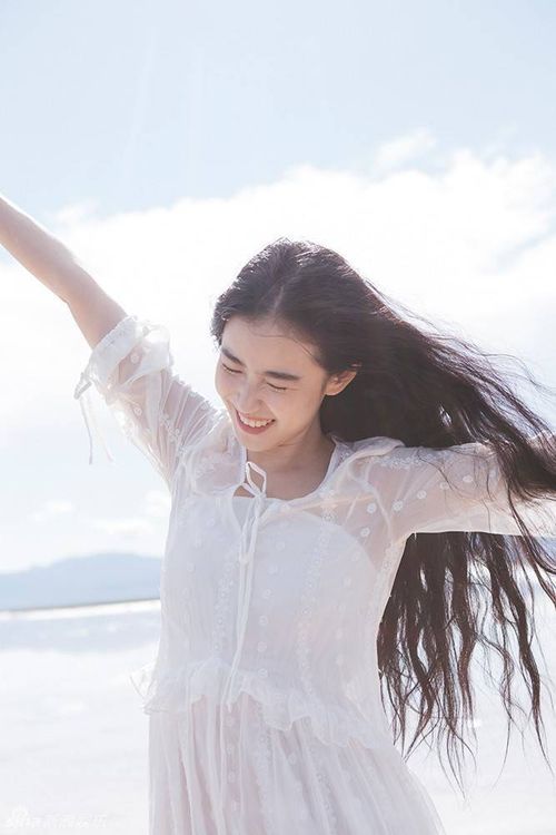Zhang nổi tiếng cách đây vài năm nhờ những bức ảnh tự chụp đăng trên mạng.