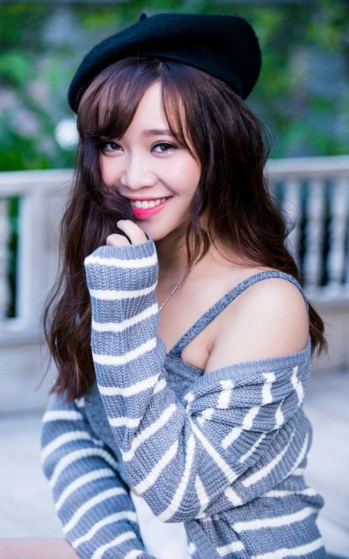 Dự kiến, debut single Để lại cho em của Bảo Uyên sẽ ra mắt vào ngày 1/10. Như vậy, có thể nói, dù là “em út” của Giọng hát Việt năm nay nhưng Bảo Uyên lại trở thành thí sinh đầu tiên của đội Mỹ Tâm có sản phẩm âm nhạc riêng với sự đầu tư nghiêm túc. Điều đấy chứng tỏ quyết tâm theo đuổi niềm đam mê ca hát của cô gái 16 tuổi.
