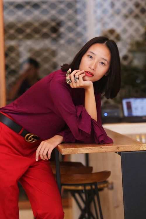 Hình mẫu người phụ nữ lý tưởng của Gucci mà Alessandro muốn khắc họa mang nét đẹp gợi cảm thầm kín cùng với tâm hồn thi ca bay bổng theo chủ nghĩa lãng mạn cổ điển.