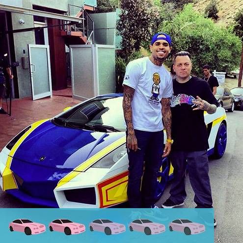 Xế hộp hiệu Lamborghini Gallardo của nam ca sĩ Chris Brown từng bị chê là đồ chơi trẻ con vì 3 màu sắc xanh - trắng - vàng sặc sỡ. Màu sơn được lấy cảm hứng từ video game của thập niên 80, Chris đặt tên cho chiếc ô tô này là El Toro.