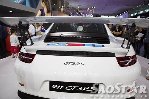 trien-lam-o-to-quoc-te-viet-nam-porsche-911-8