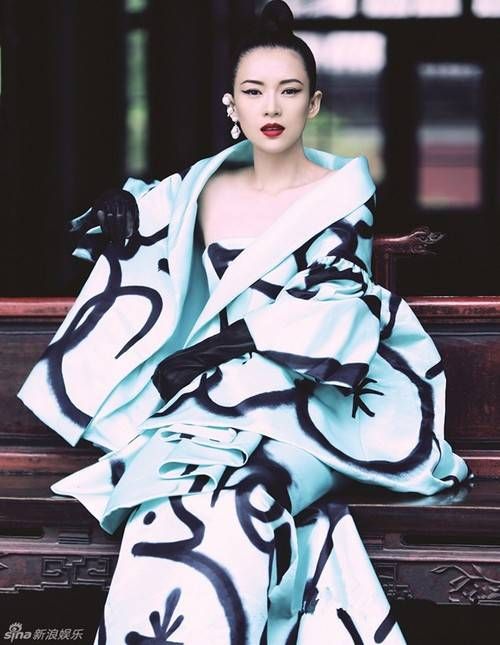 Cũng như Củng Lợi, Chương Tử Di được đánh giá là nữ diễn viên nổi tiếng hiếm hoi của châu Á được các nhà làm phim Hollywood mời mọc.