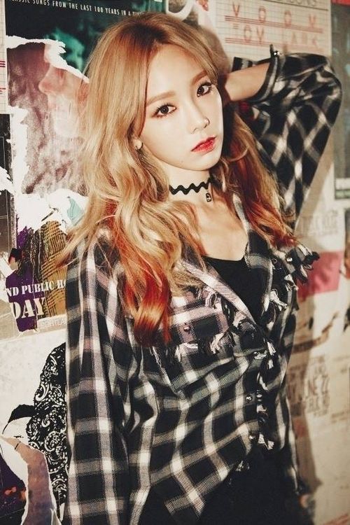 Đứng vị trí đầu top 10 là trưởng nhóm Taeyeon của SNSD với số điểm cao nhất - 93 điểm, 22 phiếu bầu. Giọng hát cao vút của Taeyeon một lần nữa được khen ngợi khi cô tung ra album solo đầu tiên I, trong đó ca khúc chủ đề cùng tên chiếm giữ nhiều bảng xếp hạng âm nhạc trực tuyến. MV của ca khúc cũng đạt 12 triệu lượt xem trên Youtube.