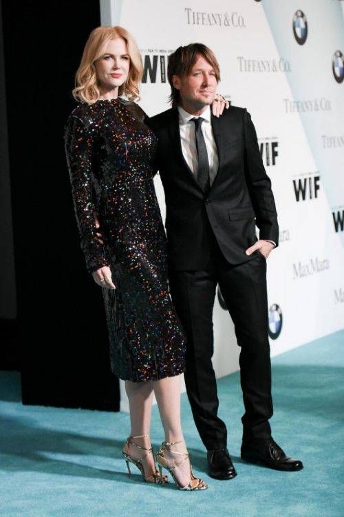 Minh tinh người Australi Nicole Kidman cao tới 1m80. Điều đặc biệt là 2 người chồng của Nicole đều sở hữu chiều cao khiêm tốn: Tom Cruise chỉ cao 1m70, còn chiều cao của nam ca sĩ Keith Urban là 1m77.