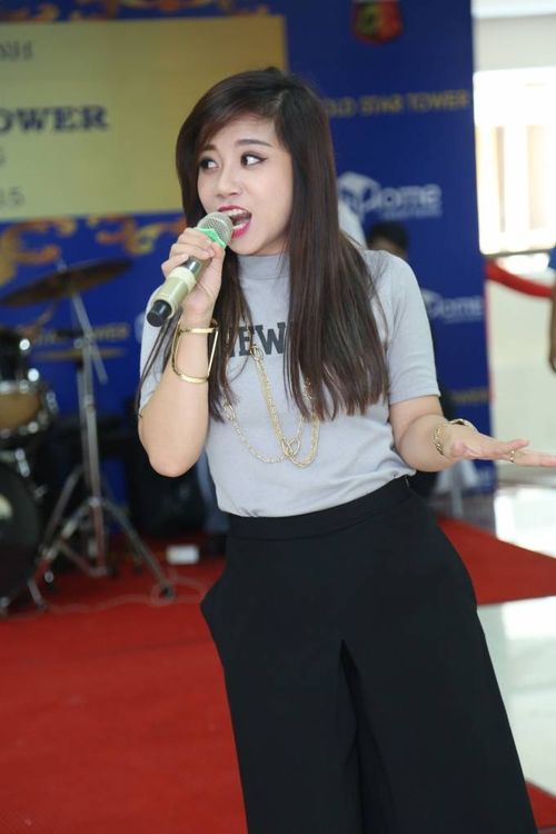 Sau tiết mục này, Triệu Long, Đào Ngọc Sang và Phượng Vũ cũng gửi đến mọi người một số ca khúc “tủ” được đông đảo khán giả yêu mến, đón nhận trong thời gian qua.