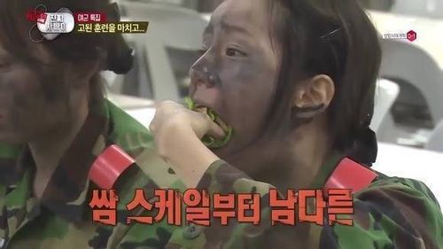 Thành viên nhóm Girl’s Day - Hyeri nổi tiếng với trình độ “nghiền thức ăn”, cô từng gây ấn tượng khi khoe tài ăn uống trong show Real Men.