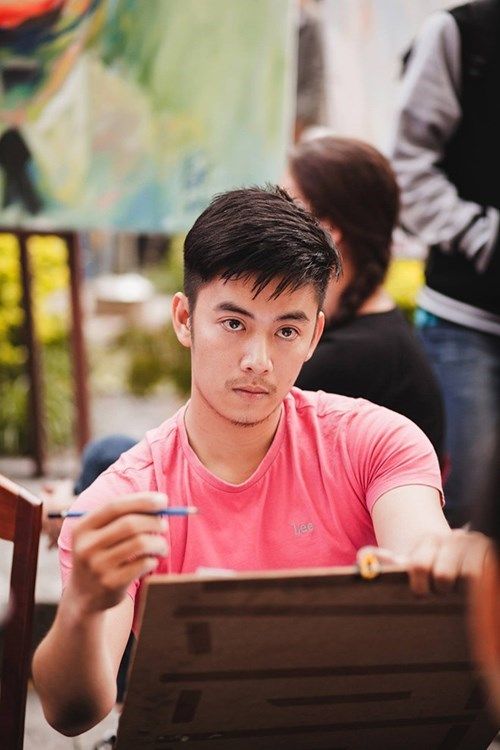 Bức ảnh chụp lén gây sốt của thầy Bảo Hòa.