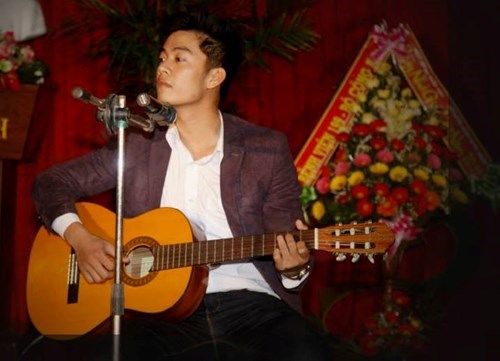 Vẻ ngoài như diễn viên này của thầy đã khiến bao nữ sinh phải rung động.