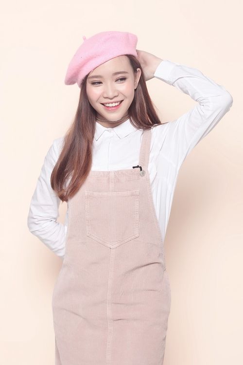 Soái ca là từ được dùng thường xuyên trong các tiểu thuyết ngôn tình để chỉ hình mẫu một nam chính hoàn hảo về mọi mặt - là mẫu người yêu trong mộng của các cô gái tuổi mới lớn. MV cũng sẽ xoay quanh câu chuyện tình yêu tuổi học trò hồn nhiên, đáng yêu.