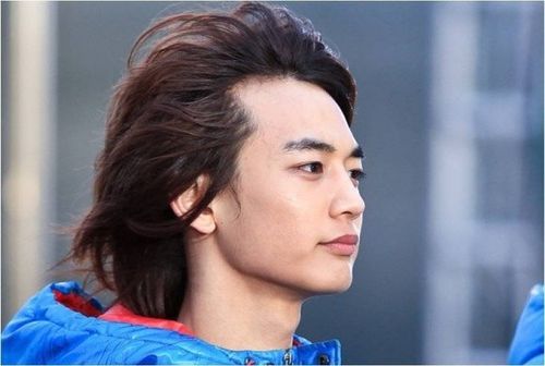 Thành viên Minho (SHINee) luôn mất điểm với mái tóc lưa thưa phía trước.