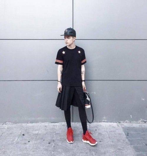 Anh cũng mặc chúng ngay cả khi dạo phố
