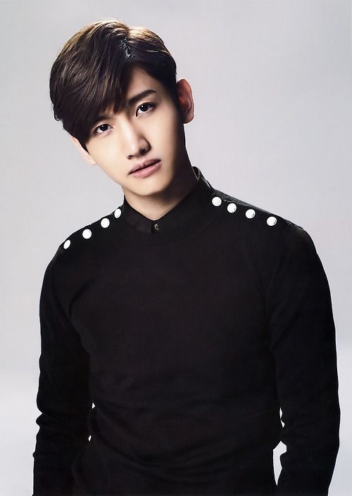 Changmin của nhóm TVXQ xếp thứ 3. Cùng với Hero Jaejoong từ những ngày còn là nhóm nhạc 5 thành viên, Changmin đình đám không kém người bạn cũ. Nam ca sĩ vừa khiến người hâm mộ tiếc nuối khi nhập ngũ vào tháng 11 vừa qua.
