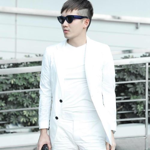 whiteonwwhite