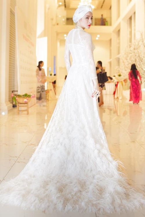 angelaphuongtrinh1