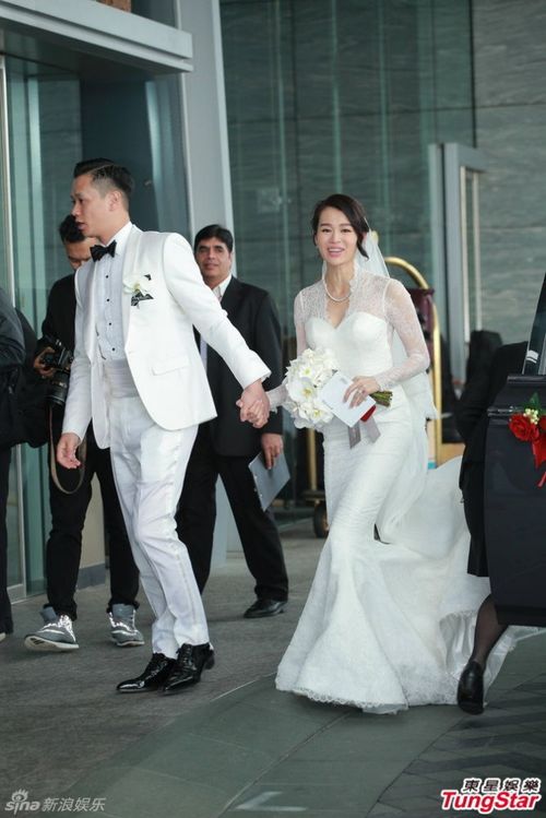 Hồ Hạnh Nhi và Philip Lee đẹp đôi như truyện cổ tích.
