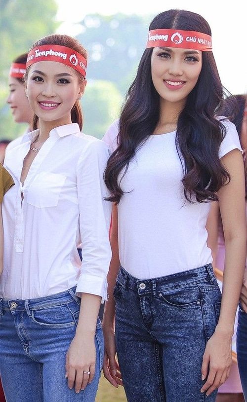 Á hậu Quốc tế Thúy Vân và top 11 Miss World Lan Khuê cũng vui vẻ đồng hành cùng hoạt động mang ý nghĩa thiết thực này.