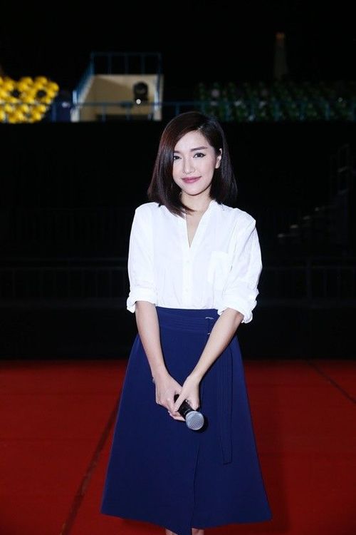 Ca sĩ Bích Phương.