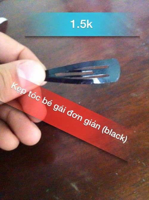 "Trông bạn sẽ quý phái và sang trọng hơn khi bạn kẹp cái này vào tóc bạn. Hãy tô điểm cho khuôn mặt của bạn trìu tượng hơn nào".