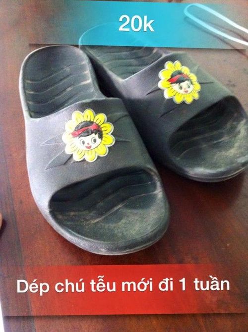 "Dép chũ tễu đội hoa hướng dương thật đẹp. Chất liệu bằng cao su cao cấp nhé các bạn. Hàng mới đi được 1 tuần thôi còn rất mới nhé".