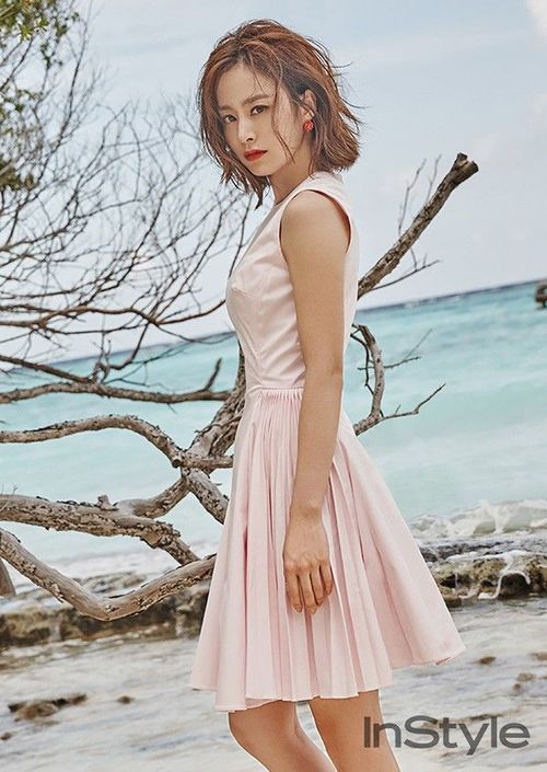 Kim Tae Hee trên tạp chí Instyle Hàn Quốc số tháng 2/2016.