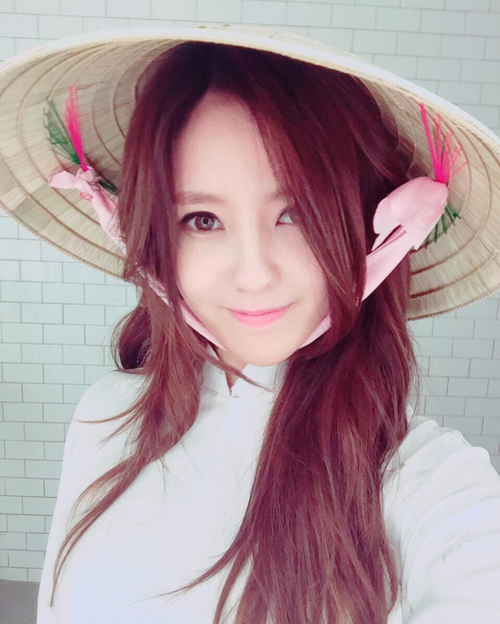 Cô nàng cùng 2 thành viên Eunjung và Jiyeon sẽ tới TP. Hồ Chí Minh vào ngày 12/3.