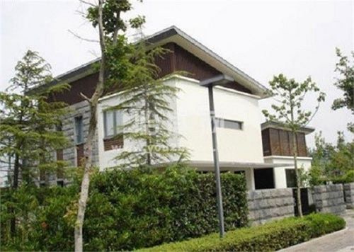 Hai trong số các bất động sản của Triệu Vy.
