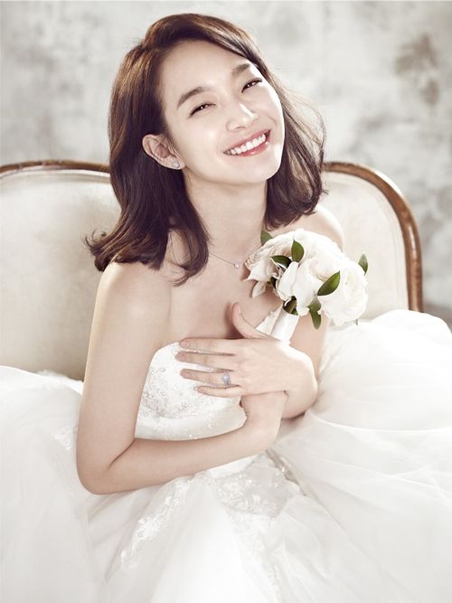 Người đẹp Bạn gái tôi là hồ ly 9 đuôi Shin Min Ah được nhiều đồng nghiệp nam ngưỡng mộ, trong đó có Song Joong Ki.