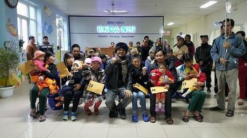 26/1, Trần Lập đi làm từ thiện. Vâng, khi đó dù bệnh tật chưa thuyên giảm, anh vẫn tiếp tục công việc để lại điều gì đó cho cuộc đời.