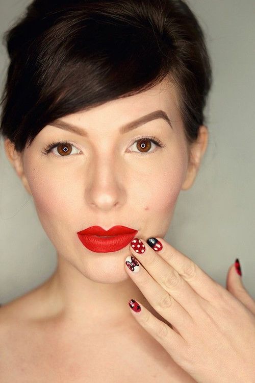 MAC Retro Matte Liquid màu Feels So Grand.