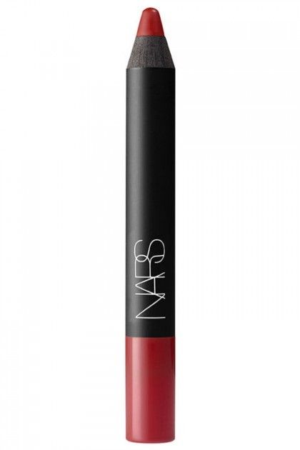 Sản phẩm son dạng bút chì của NARS giá bình dân hơn tầm chưa đến 500.000 vnd/ thỏi sẽ là chọn lựa hợp túi tiền hơn cho các xx.