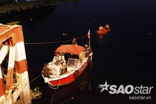 Lực lượng cứu hộ trắng đêm tìm kiếm thi thể đôi tình nhân nhảy cầu An Lộc tự tử.