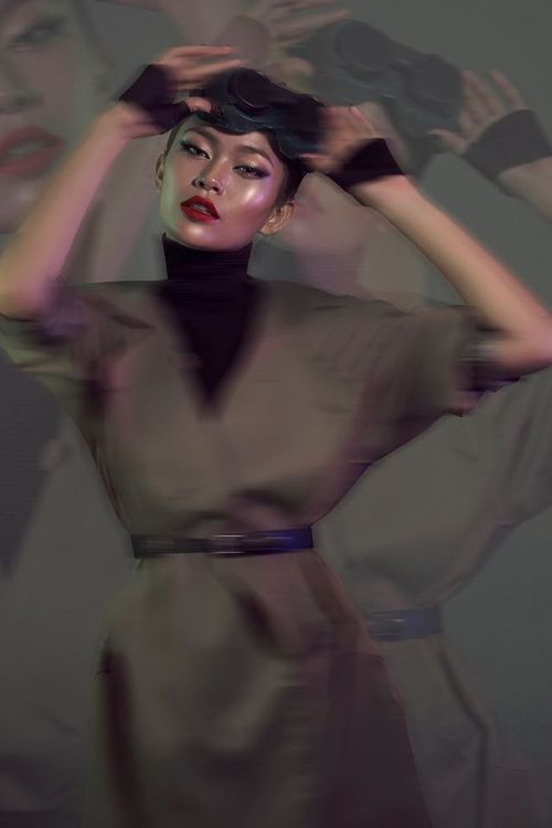 Kiêu sa hơn với mái tóc đó đi cùng hot item áo cô lọ.