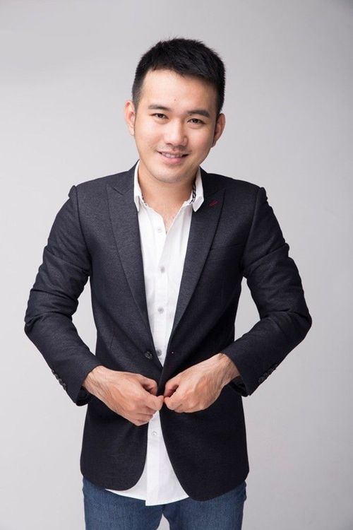 Năm 2014, Lê Thanh Hòa vinh dự trở thành một trong những nhà thiết kế Việt Nam tham gia Vietnam International Fashion Week với BST “Hoa”. Với bộ sưu tập mang đậm phong cách cá nhân, NTK Lê Thanh Hòa đã mang lại cho khán giả một cái nhìn khác về hoa - dữ đôi và mạnh mẽ.