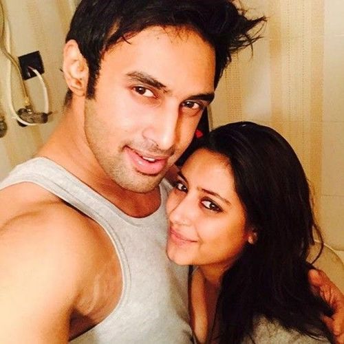 pratyusha-banerjee-with-beau-rahul-raj-singh