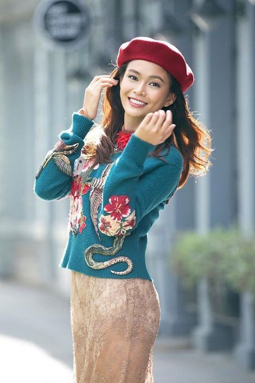 Mâu Thủy không phải là cái tên quá xa lạ với công chúng, cô chính là Quán quân Vietnam's Next Top Model 2013, tên đầy đủ là Mâu Thanh Thủy.
