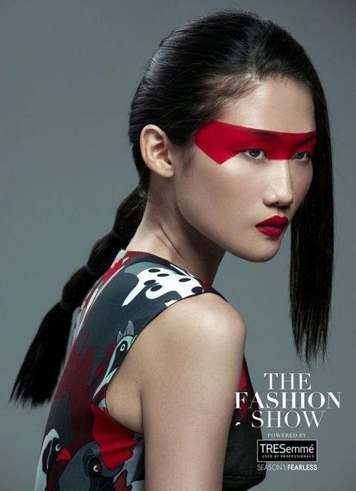 Kha Mỹ Vân ma mị trong bộ ảnh show diễn The Fashion Show vừa kết thúc thời gian vừa qua.